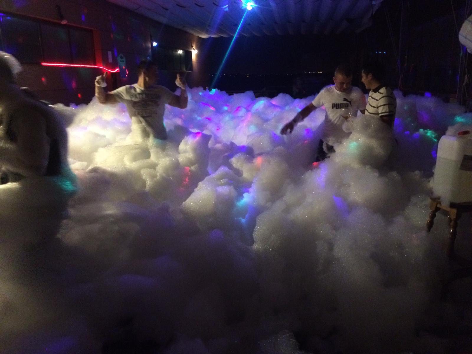 FIESTA DE LA ESPUMA - Imagen 4