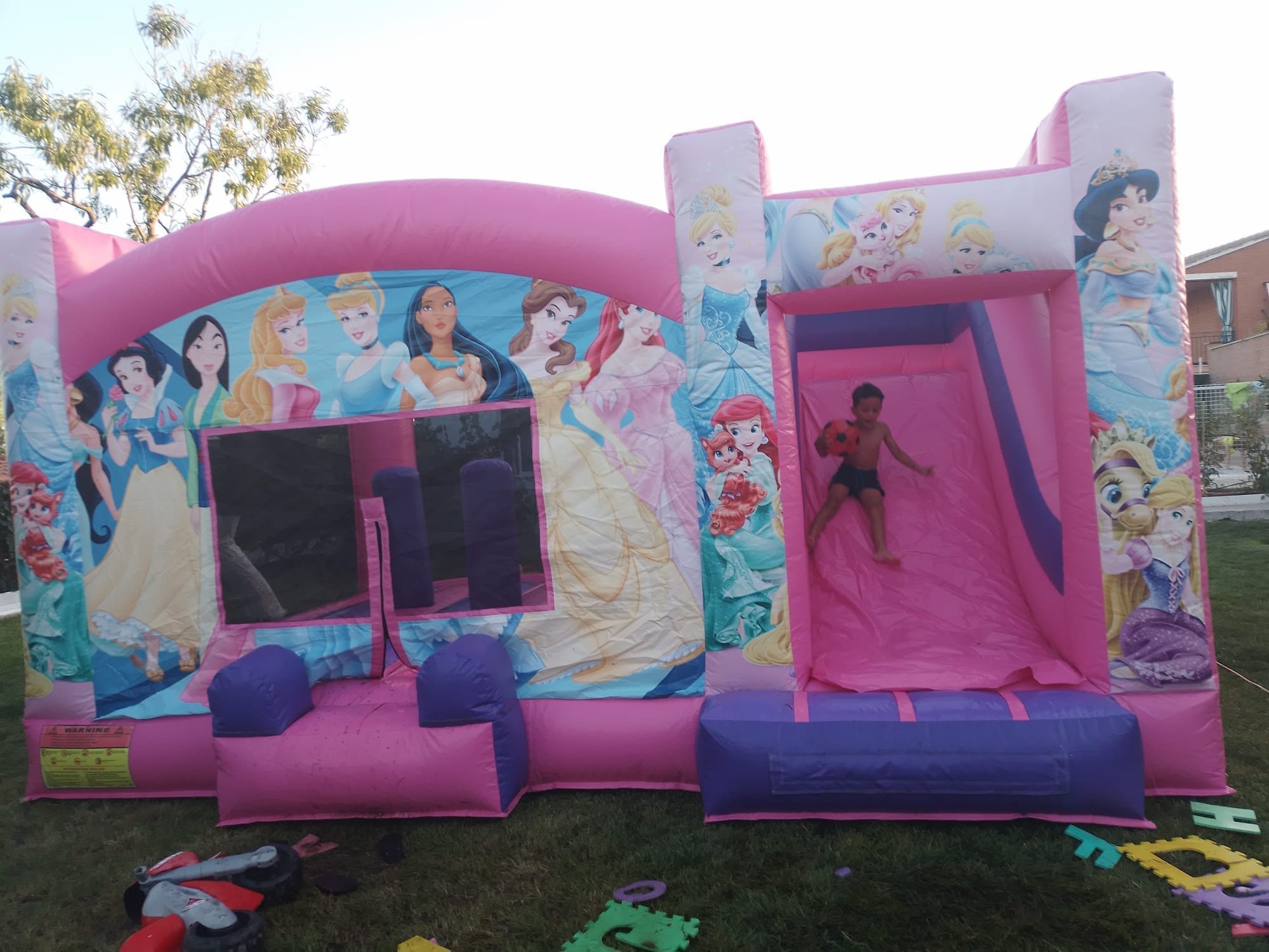 Castillo Hinchable Super Princesas XL - Imagen 7